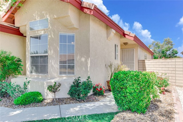 Detail Gallery Image 3 of 32 For 11241 Pleasant Hills Dr, Apple Valley,  CA 92308 - 2 Beds | 2 Baths