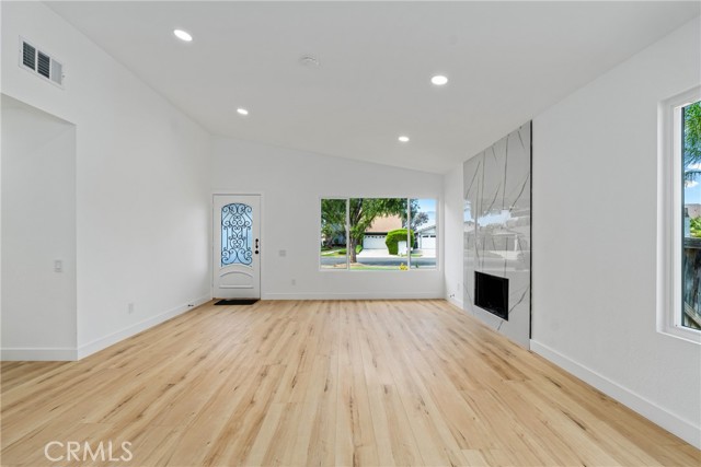 Detail Gallery Image 7 of 32 For 1157 Fallbrook Dr, Corona,  CA 92878 - 4 Beds | 2 Baths