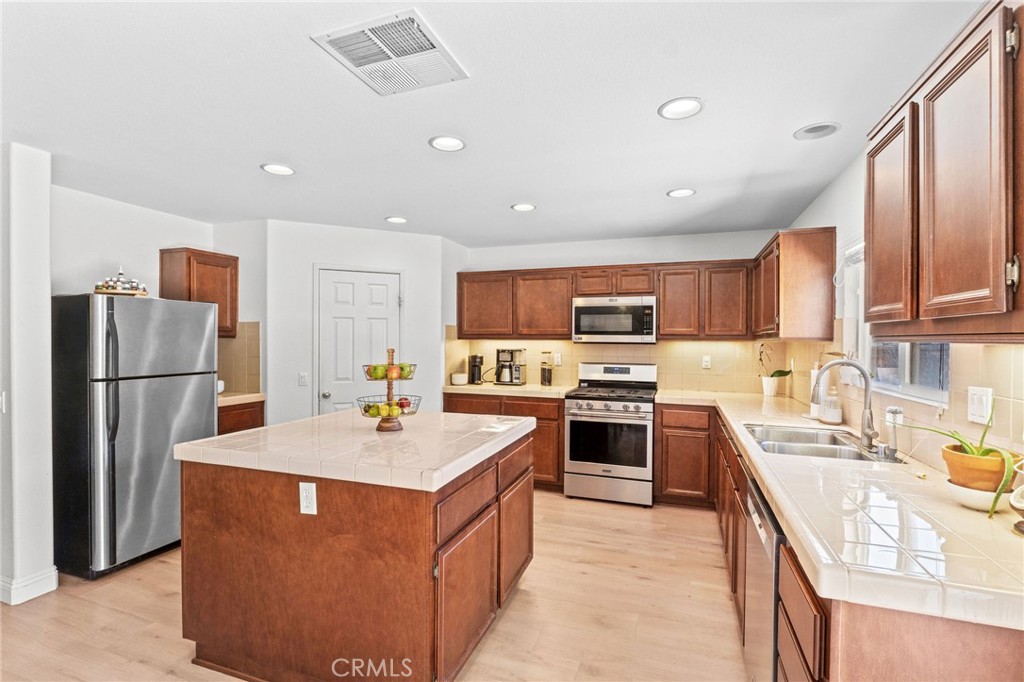 MLS #PW25245420 image #4