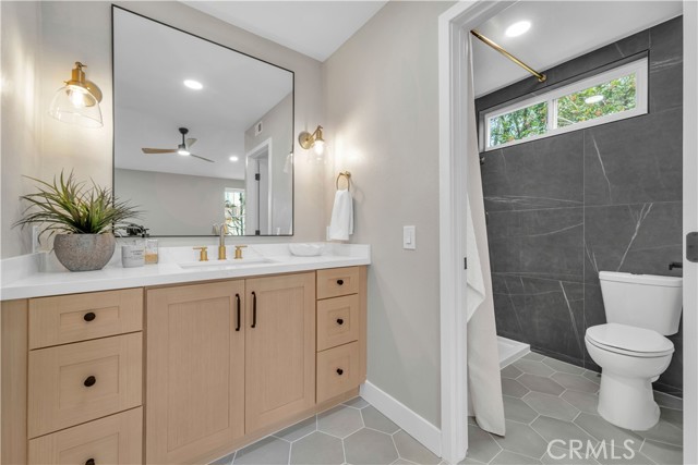 Detail Gallery Image 23 of 34 For 20015 Gilbert, Canyon Country,  CA 91351 - 4 Beds | 3 Baths