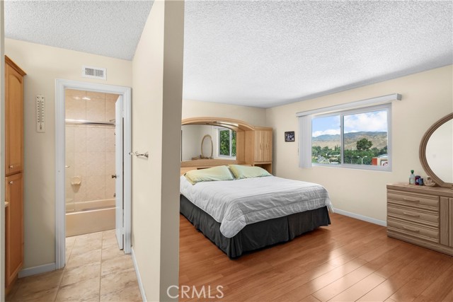 Detail Gallery Image 17 of 26 For 10480 Sunland #20,  Sunland,  CA 91040 - 3 Beds | 2/1 Baths