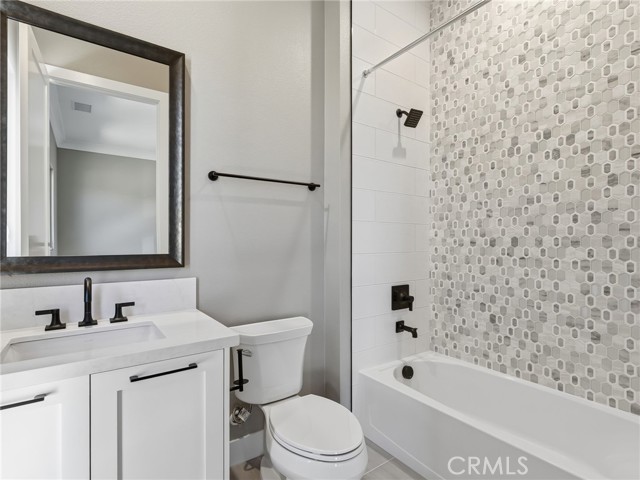 Detail Gallery Image 38 of 41 For 11913 Red Hawk Ln, Porter Ranch,  CA 91326 - 5 Beds | 5/1 Baths