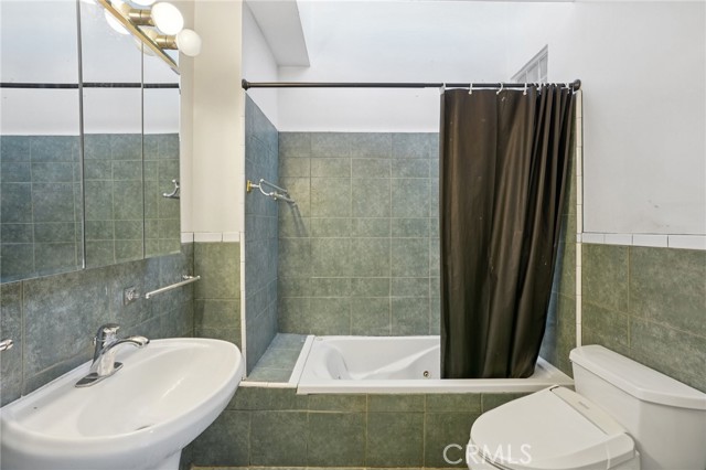 Detail Gallery Image 29 of 44 For 2305 Silver Ridge Ave, Los Angeles,  CA 90039 - 6 Beds | 6 Baths