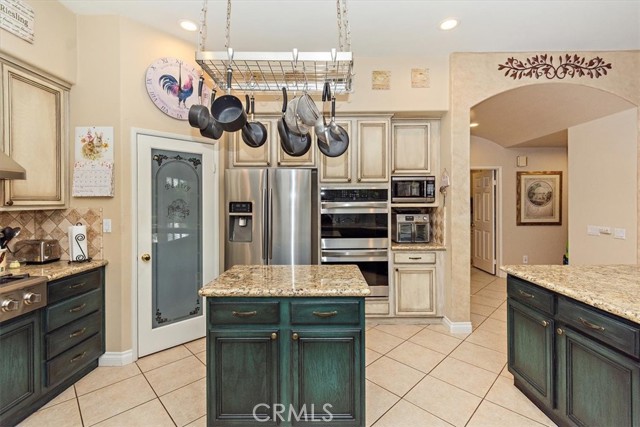 14132 Peral Court, Chino CA: https://media.crmls.org/medias/3b945130-5db2-42f4-ba00-2a54d5356d51.jpg