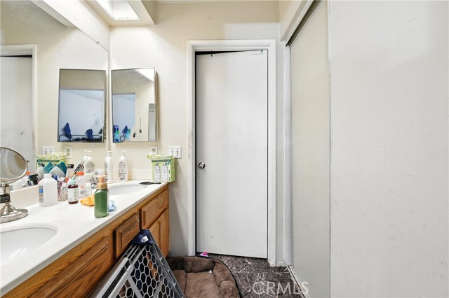 11394 Aqua Court, Fontana CA: https://media.crmls.org/medias/3b950654-25c2-4a3b-b6cb-089b364e5bb7.jpg