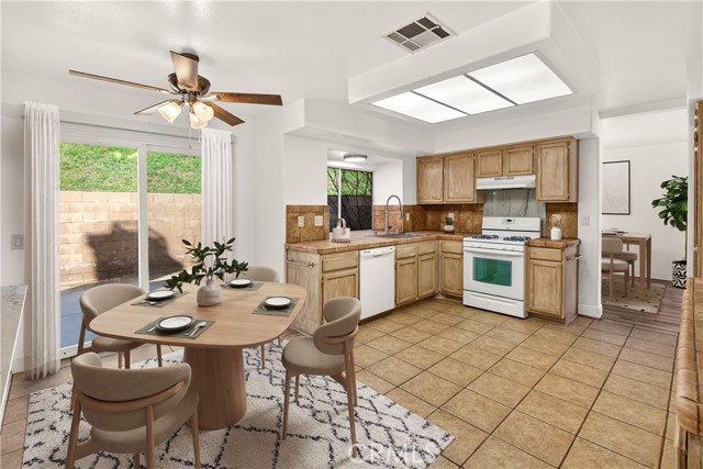 Detail Gallery Image 10 of 51 For 39513 Middleton, Palmdale,  CA 93551 - 4 Beds | 2/1 Baths