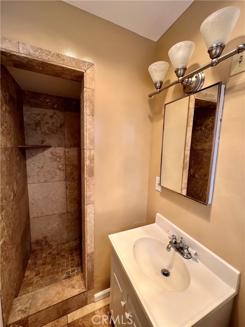 728 Catalina, Frazier Park CA: https://media.crmls.org/medias/3b959fb6-2ffd-4706-bd0a-26b57f4a2d7c.jpg