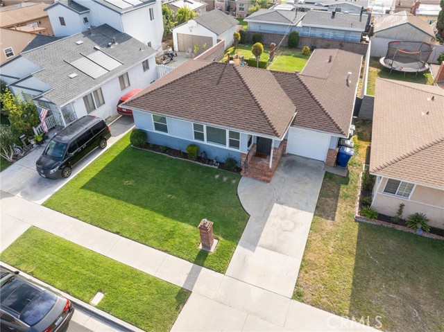 15129 Fonthill Avenue, Lawndale CA: https://media.crmls.org/medias/3b96152b-1129-4c3c-83a5-7b27ec8de90d.jpg
