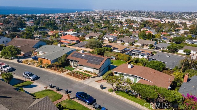 Detail Gallery Image 59 of 61 For 221 via Los Miradores, Redondo Beach,  CA 90277 - 4 Beds | 3/1 Baths