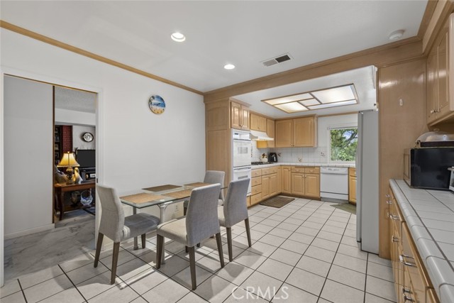 Detail Gallery Image 9 of 31 For 10661 Baton Rouge Ave, Porter Ranch,  CA 91326 - 4 Beds | 3 Baths