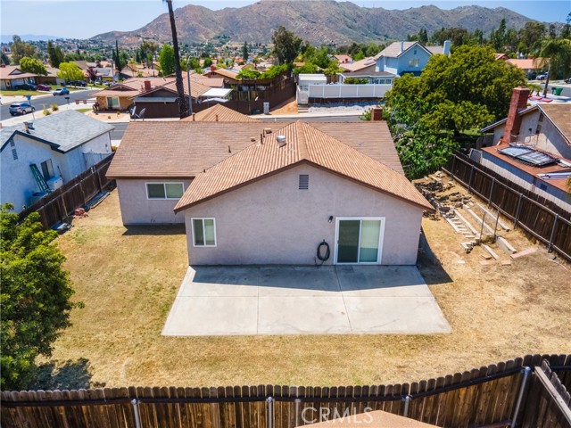 11050 Davis Street, Moreno Valley CA: https://media.crmls.org/medias/3b994aef-13d1-40e6-837d-9389e77613f4.jpg