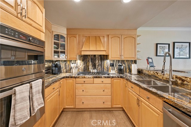 Detail Gallery Image 16 of 55 For 15845 Rosehaven, Canyon Country,  CA 91387 - 4 Beds | 3 Baths