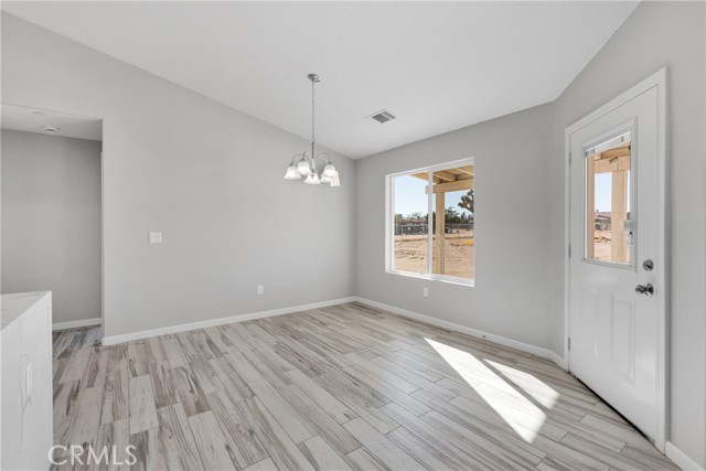 Detail Gallery Image 16 of 51 For 9028 8th Ave, Hesperia,  CA 92345 - 4 Beds | 2/1 Baths