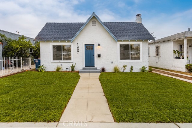 1307 W 104th
