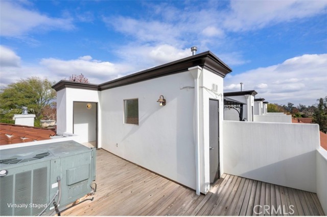 Detail Gallery Image 40 of 44 For 5027 Colfax #1,  North Hollywood,  CA 91601 - 3 Beds | 2/1 Baths