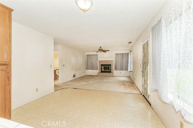 Detail Gallery Image 16 of 44 For 9659 N Shenandoah, Fresno,  CA 93720 - 3 Beds | 3 Baths