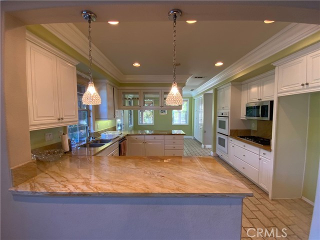 Detail Gallery Image 12 of 27 For 1475 Clearview Cir, Corona,  CA 92882 - 4 Beds | 3/1 Baths