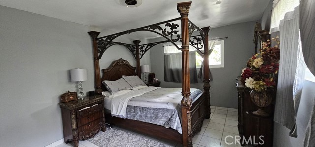 450 W D Street, Colton CA: https://media.crmls.org/medias/3b9c7081-91ab-4488-a909-7755c1b3de1a.jpg