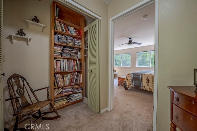 9977 Incline Road, El Portal CA: https://media.crmls.org/medias/3b9cb052-23e1-4afa-a5b4-8df96dd9e2a9.jpg