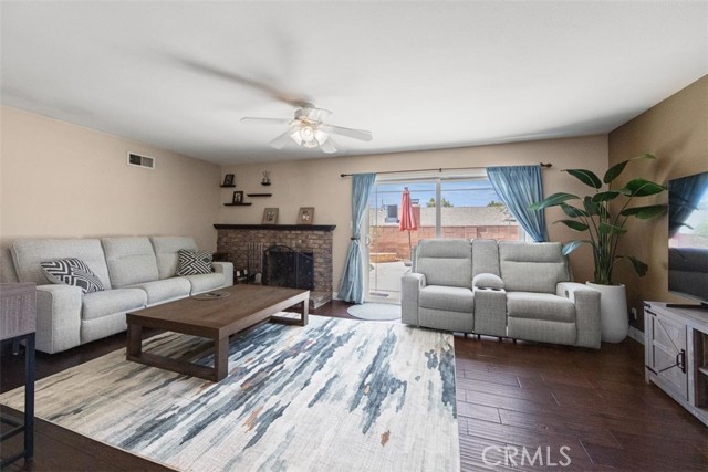 Detail Gallery Image 4 of 18 For 2239 Homewood Ave, Simi Valley,  CA 93063 - 3 Beds | 2 Baths