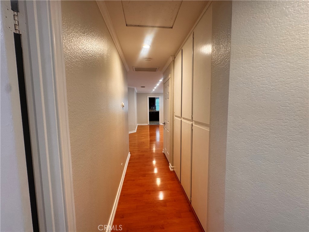 https://media.crmls.org/medias/3b9ee27b-6098-4ff5-aed6-fbdb9852332d.jpg?preset=X-Large