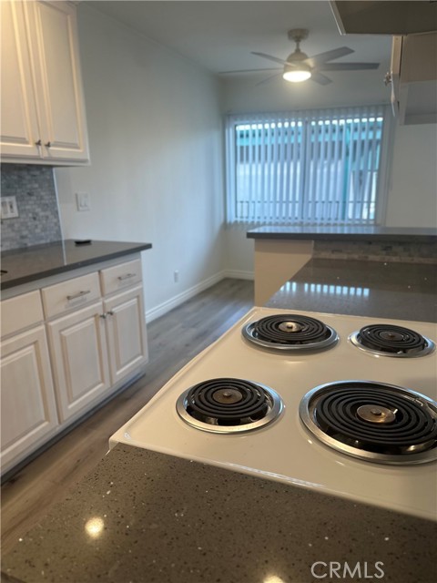 Detail Gallery Image 4 of 22 For 4533 Colbath Avenue #20,  Sherman Oaks,  CA 91423 - 1 Beds | 1 Baths