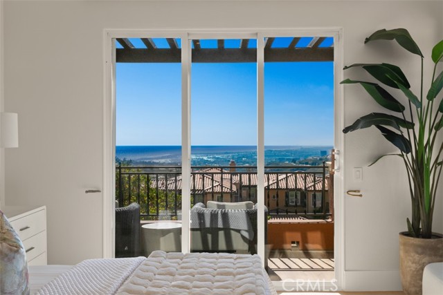 7 Suprema Drive, Newport Coast CA: https://media.crmls.org/medias/3b9f75ea-4d31-4481-9ebd-f13c01f3cf3f.jpg