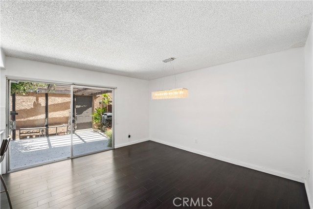 Detail Gallery Image 8 of 28 For 20110 Cohasset St #22,  Winnetka,  CA 91306 - 3 Beds | 2/1 Baths
