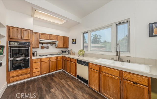 331 Nordina Street, Redlands CA: https://media.crmls.org/medias/3b9fcb9e-af19-43a0-8aa4-cae58f027583.jpg