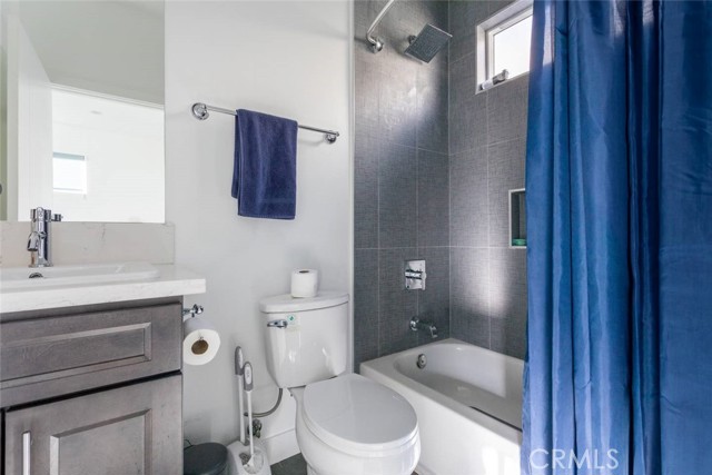 Detail Gallery Image 30 of 33 For 1340 N Kenmore, Los Angeles,  CA 90027 - 4 Beds | 4 Baths