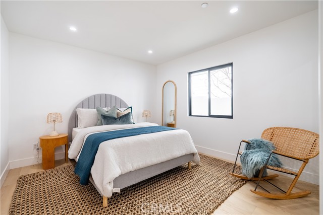 Detail Gallery Image 17 of 35 For 1719 Landis, Burbank,  CA 91504 - 6 Beds | 4 Baths