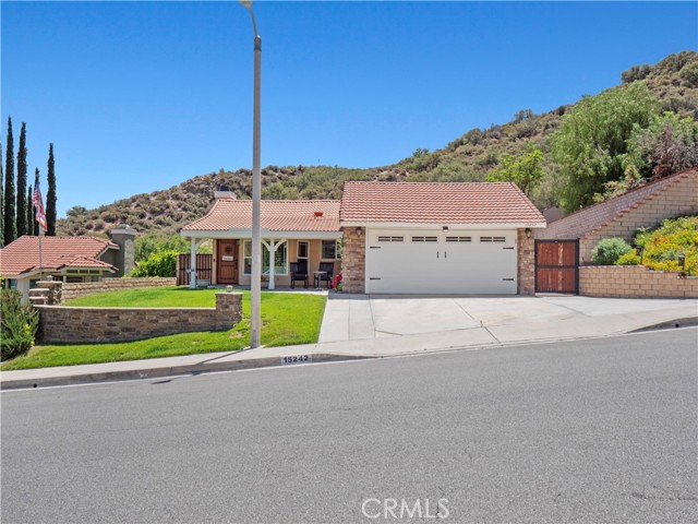 Detail Gallery Image 36 of 40 For 15242 Poppy Meadow St, Canyon Country,  CA 91387 - 3 Beds | 3 Baths