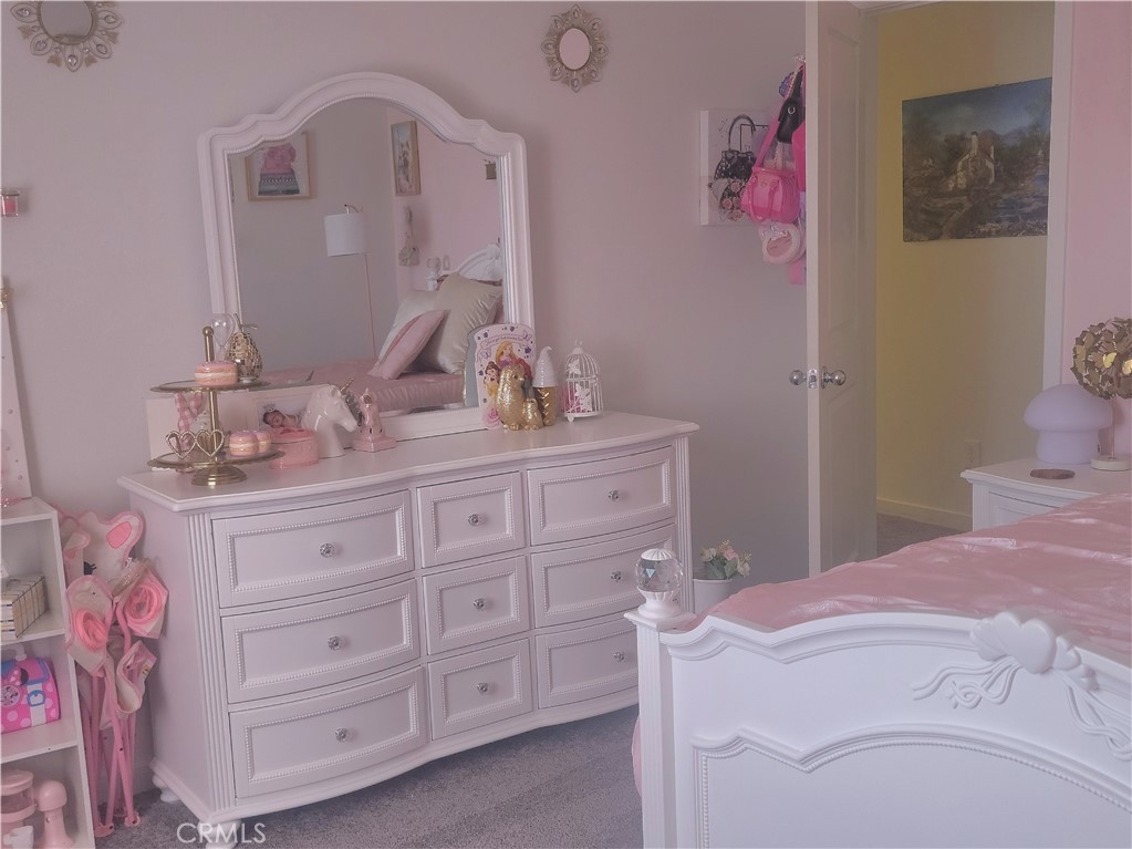 https://media.crmls.org/medias/3ba16bbc-217d-47be-ac28-5d84f6d8bcbd.jpg?preset=X-Large