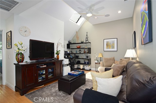 Detail Gallery Image 19 of 33 For 20950 Oxnard St #11,  Woodland Hills,  CA 91367 - 3 Beds | 2/1 Baths