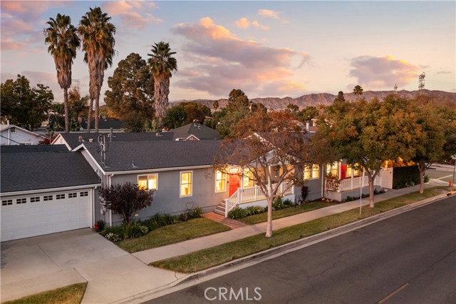 Detail Gallery Image 1 of 73 For 4001 W Clark Ave, Burbank,  CA 91505 - 3 Beds | 3 Baths