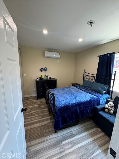 Image 5 of 35 For 4850 Vincent