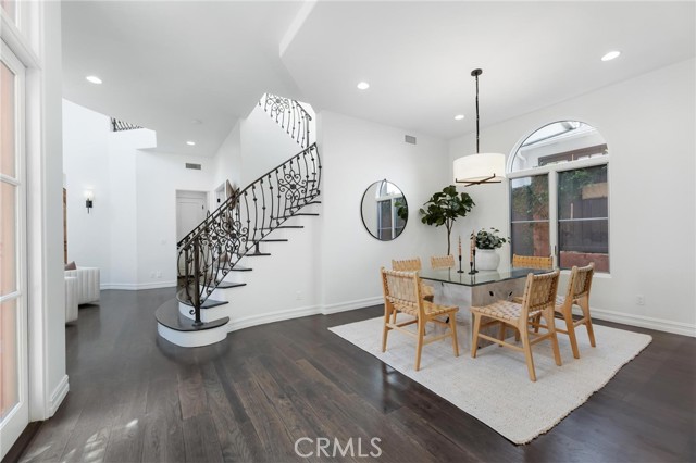 Detail Gallery Image 13 of 64 For 2516 Walnut Ave, Manhattan Beach,  CA 90266 - 5 Beds | 5/1 Baths