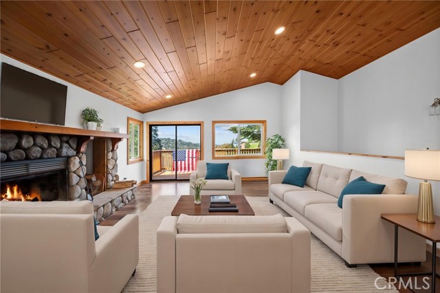 781 Arbula Drive, Crestline CA: https://media.crmls.org/medias/3ba3d787-da22-4f1d-be6f-0a532925af81.jpg