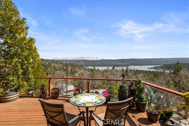 Detail Gallery Image 8 of 38 For 1285 Ridge Rd, Fawnskin,  CA 92333 - 3 Beds | 2 Baths