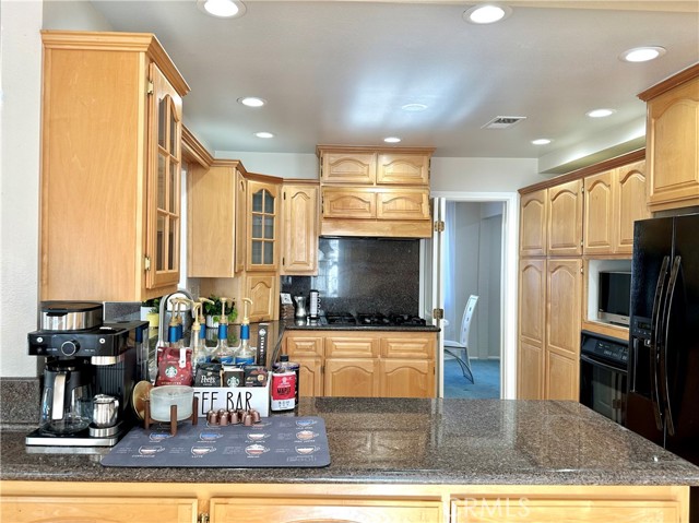 Detail Gallery Image 13 of 56 For 1421 Diamond Ct, Redlands,  CA 92374 - 5 Beds | 2/1 Baths