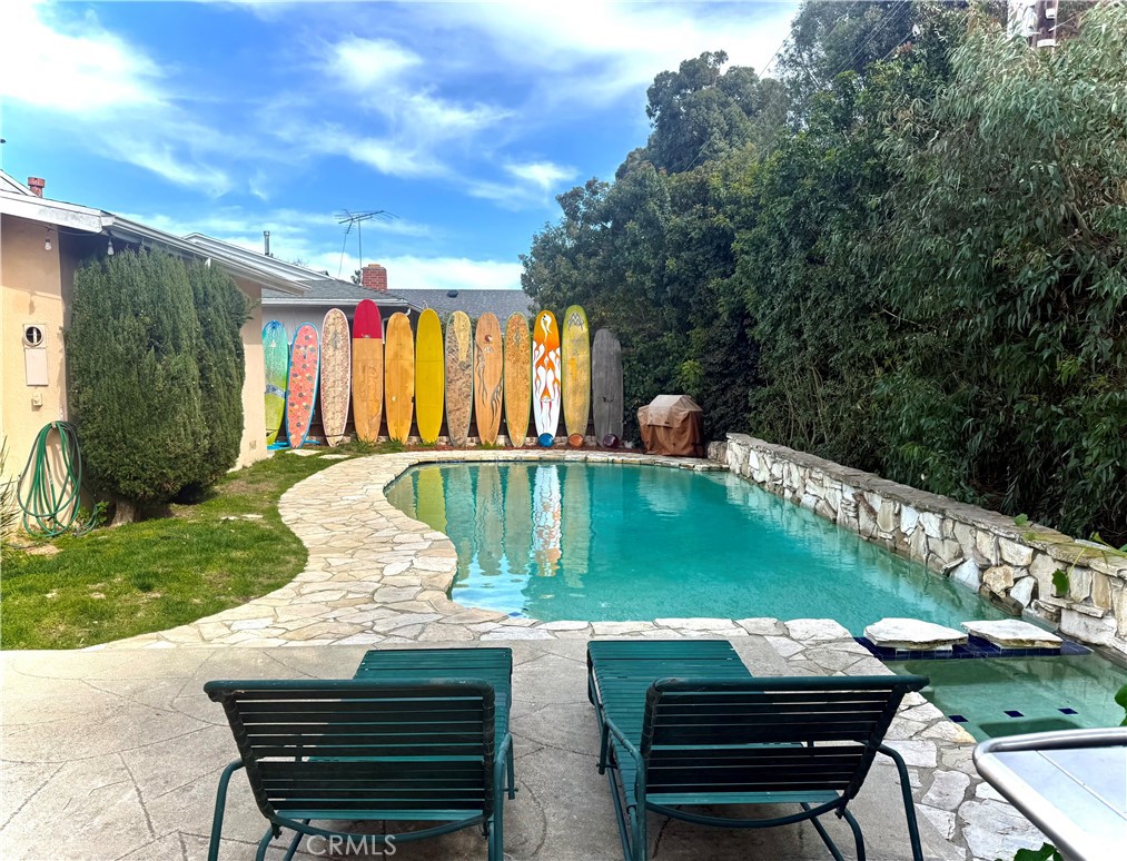 https://media.crmls.org/medias/3ba5510b-802b-400b-bdde-0cca1455eb59.jpg?preset=X-Large
