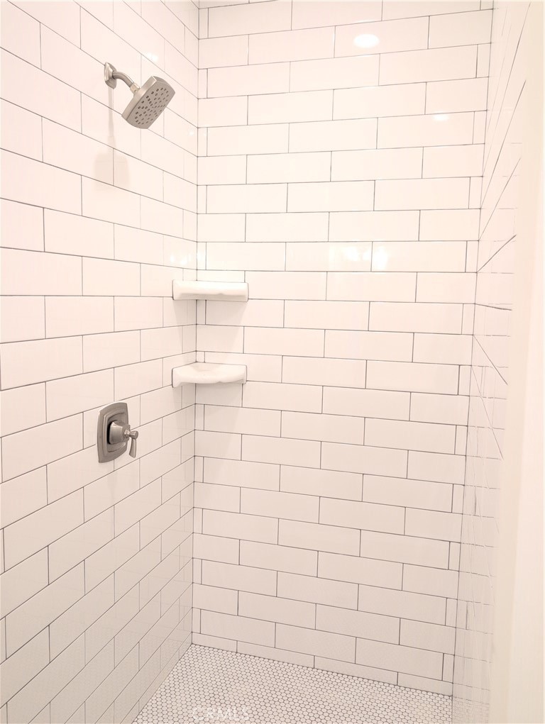 https://media.crmls.org/medias/3ba5e32d-0185-4098-a24f-4b8a2054f848.jpg?preset=X-Large