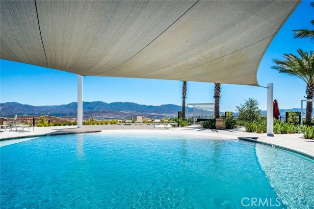 Detail Gallery Image 2 of 39 For 17806 Top Court, Canyon Country,  CA 91350 - 2 Beds | 2 Baths