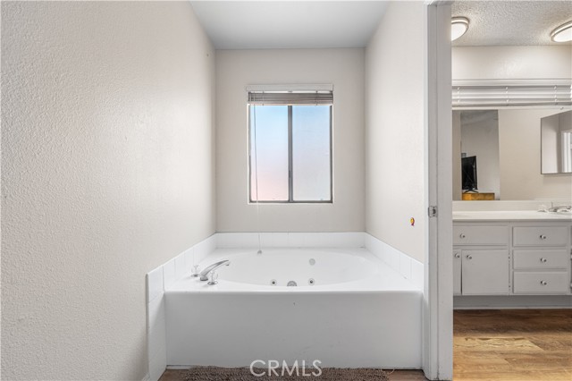 3046 W Avenue J4, Lancaster CA: https://media.crmls.org/medias/3ba7225c-93f3-4aaa-987b-f528bec5fd78.jpg