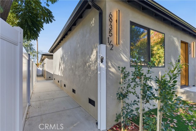 Detail Gallery Image 52 of 75 For 6935 Jellico Ave, Lake Balboa,  CA 91406 - 8 Beds | 8 Baths