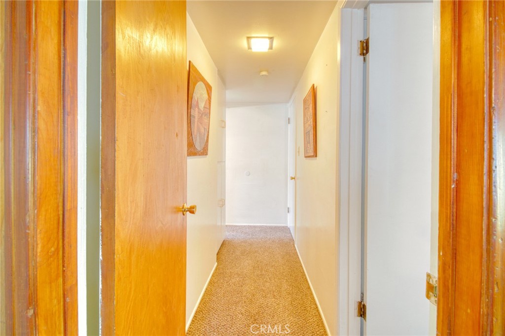 https://media.crmls.org/medias/3ba87b99-db6a-45e1-bd66-7c2e87473227.jpg?preset=X-Large