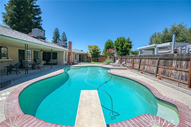 6442 N Gentry Avenue, Fresno CA: https://media.crmls.org/medias/3ba9d65c-7086-4acc-bf58-1749ae6e92f7.jpg