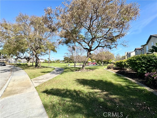 Detail Gallery Image 36 of 38 For 16826 Pembrook, Huntington Beach,  CA 92649 - 4 Beds | 3 Baths