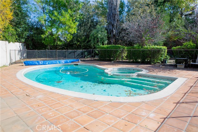 Detail Gallery Image 33 of 38 For 5200 Valley Circle Bld, Woodland Hills,  CA 91367 - 3 Beds | 3 Baths