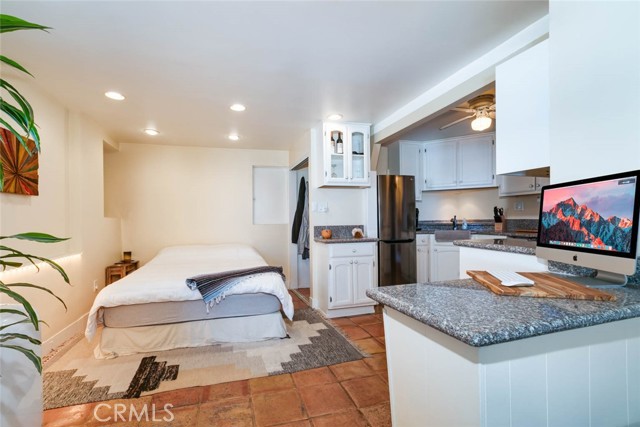 3809 Crest Drive, Manhattan Beach, California 90266, 2 Bedrooms Bedrooms, ,2 BathroomsBathrooms,Residential,For Sale,Crest,SB25031070